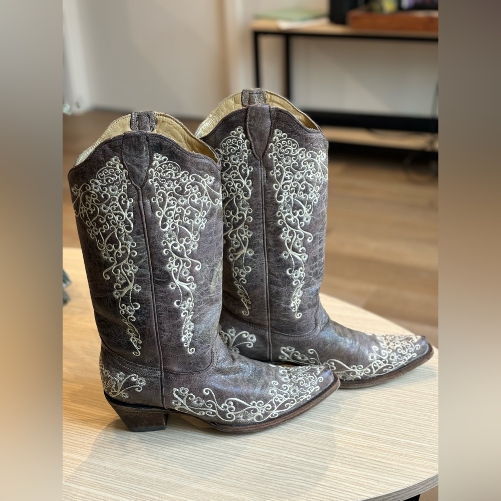 Corral Women’s Crater with Bone Embroidery Western Boots - Snip Toe